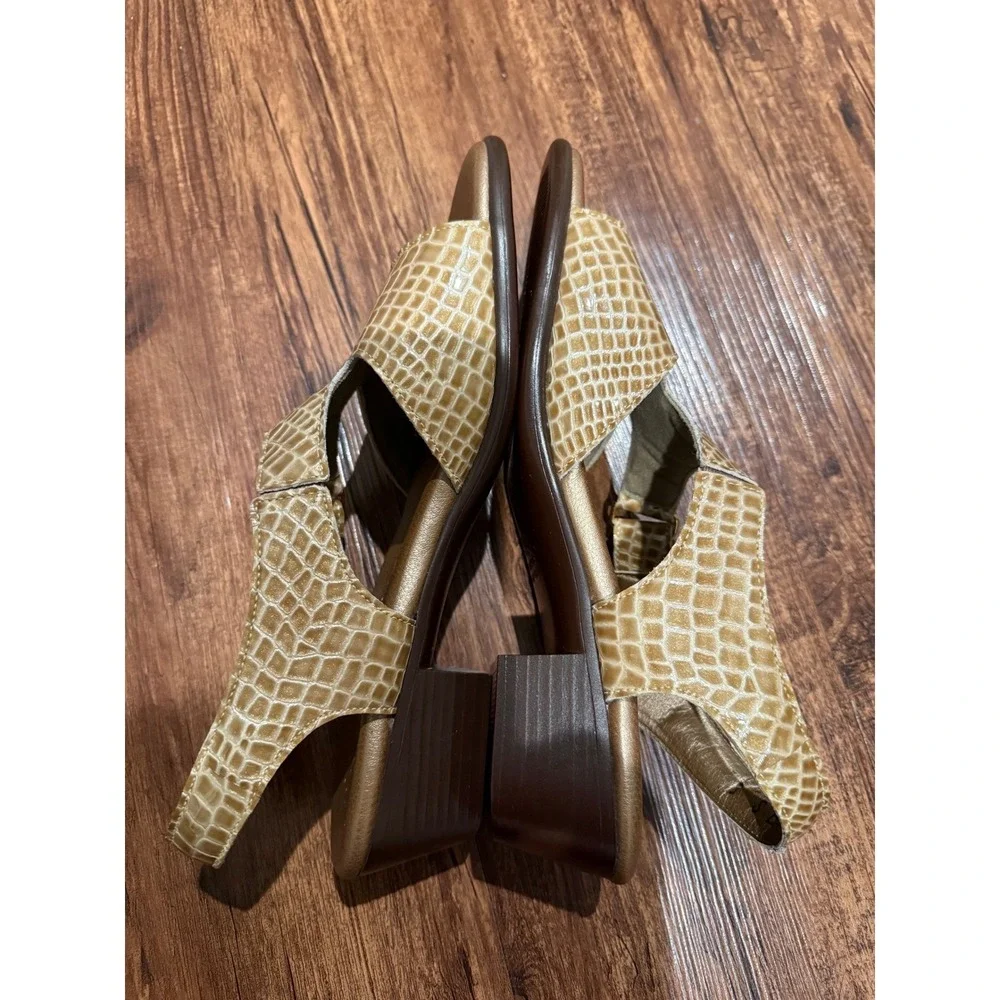 SAS San Antonio Shoemakers Women's Gold Crocodile Embossed Slingback Sandals‎ 8S